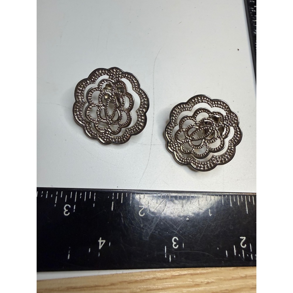 Silver Tone Openwork Floral Scalloped Stud Earrings Textured Filigree Circular